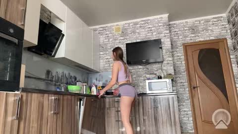 Snapshot of minimimi18 chatting on 11-24-25, 06:57 minimimi18 online show from 11-24-25, 06:57