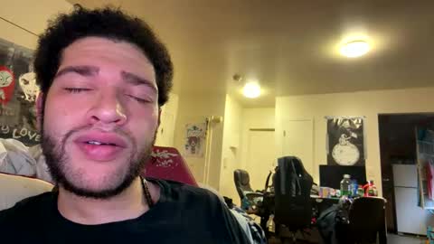 Snapshot of minimoose1003 chatting on 03-12-26, 10:27 minimoose1003 online show from 03-12-26, 10:27