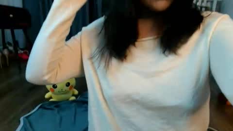 Snapshot of minji_snow chatting on 05-17-26, 12:56 Minji online show from 05-17-26, 12:56
