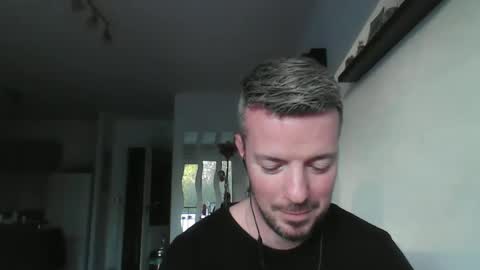 Snapshot of minka28 chatting on 04-09-26, 05:29 minka28 online show from 04-09-26, 05:29