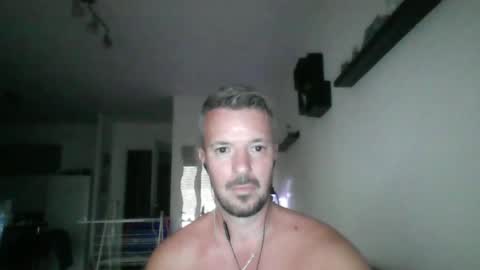 Snapshot of minka28 chatting on 06-22-26, 05:21 minka28 online show from 06-22-26, 05:21
