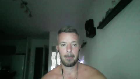 Snapshot of minka28 chatting on 06-26-26, 05:17 minka28 online show from 06-26-26, 05:17