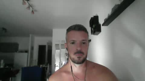 Snapshot of minka28 chatting on 06-29-26, 05:13 minka28 online show from 06-29-26, 05:13