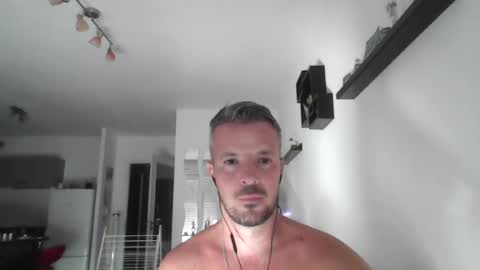 Snapshot of minka28 chatting on 07-05-26, 05:20 minka28 online show from 07-05-26, 05:20