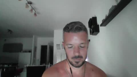 Snapshot of minka28 chatting on 07-18-26, 05:28 minka28 online show from 07-18-26, 05:28