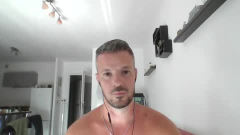 Snapshot of minka28 chatting on 07-23-26, 02:59 minka28 online show from 07-23-26, 02:59