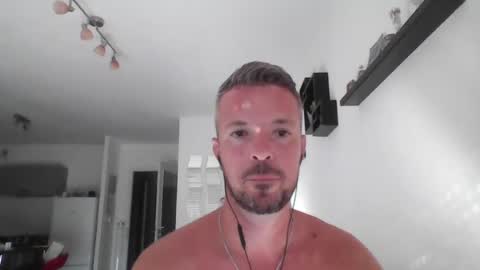 Snapshot of minka28 chatting on 07-28-26, 05:23 minka28 online show from 07-28-26, 05:23