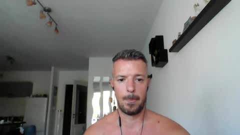 Snapshot of minka28 chatting on 08-04-26, 09:01 minka28 online show from 08-04-26, 09:01