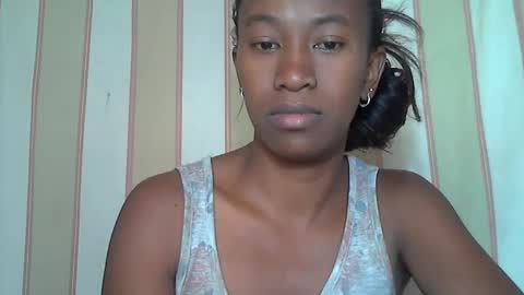minouch211907 online show from 02-10-25, 02:16