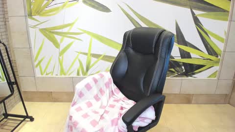 Snapshot of mira_karter chatting on 12-08-24, 07:37 Mira online show from 12-08-24, 07:37