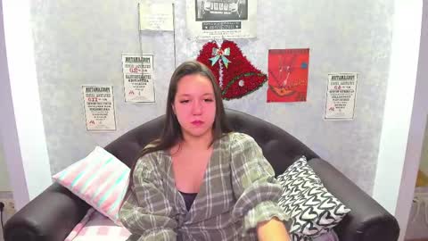 Snapshot of mira_karter chatting on 12-25-24, 02:03 Mira online show from 12-25-24, 02:03