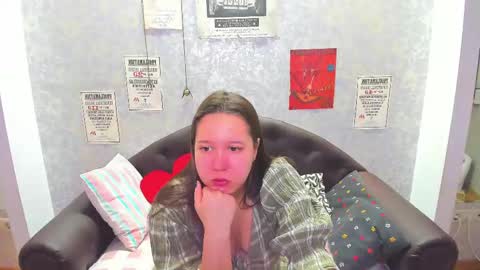 Snapshot of mira_karter chatting on 01-28-25, 02:00 Mira online show from 01-28-25, 02:00