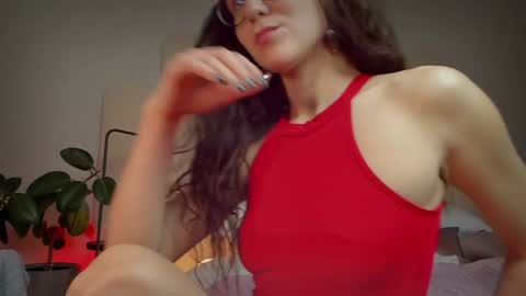 Snapshot of mira_kraviz chatting on 01-01-25, 05:44 Mira online show from 01-01-25, 05:44