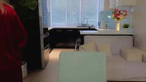 Mira online show from 04-12-26, 01:54