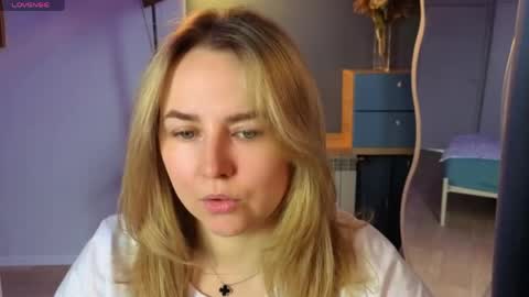 Mira online show from 04-28-26, 01:48