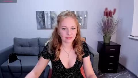 Snapshot of mira_whites chatting on 02-04-25, 12:44 Mira online show from 02-04-25, 12:44