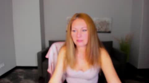 Snapshot of mira_whites chatting on 02-07-25, 06:45 Mira online show from 02-07-25, 06:45