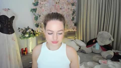 Emma online show from 11-07-25, 04:07