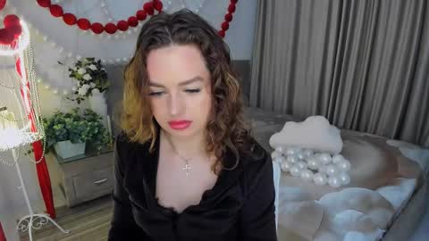 Emma online show from 04-19-26, 03:06