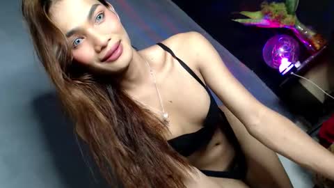 Snapshot of miraclegirl23 chatting on 11-27-25, 06:59 Zoey online show from 11-27-25, 06:59