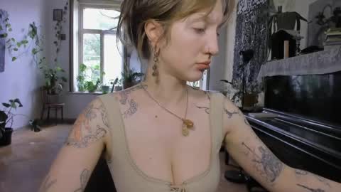 Snapshot of miranda2_0 chatting on 05-25-26, 08:20 miranda2_0 online show from 05-25-26, 08:20