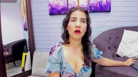 Snapshot of miranda_doll_ chatting on 05-04-26, 11:39 online show from 05-04-26, 11:39