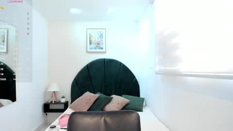 Snapshot of miranda_doll_ chatting on 05-23-26, 12:09 online show from 05-23-26, 12:09