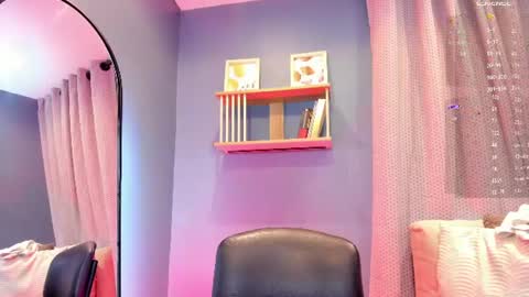 Snapshot of miranda_doll_ chatting on 06-10-26, 12:04 online show from 06-10-26, 12:04