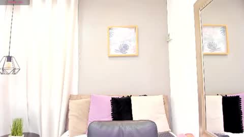 Snapshot of miranda_doll_ chatting on 06-11-26, 12:03 online show from 06-11-26, 12:03