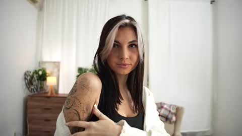 Snapshot of mirandabettman chatting on 10-22-25, 08:14 My name is Adele online show from 10-22-25, 08:14