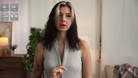 Snapshot of mirandabettman chatting on 10-30-25, 07:43 My name is Adele online show from 10-30-25, 07:43