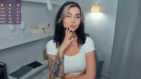 Snapshot of mirandabettman chatting on 11-20-25, 07:19 My name is Adele online show from 11-20-25, 07:19