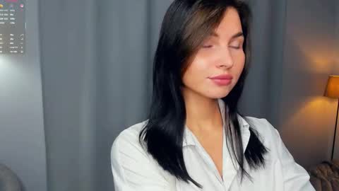 Snapshot of mirandabettman chatting on 12-21-25, 06:31 My name is Adele online show from 12-21-25, 06:31