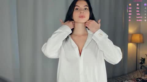 Snapshot of mirandabettman chatting on 01-18-26, 06:39 My name is Adele online show from 01-18-26, 06:39