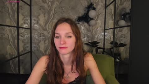 Snapshot of mirandaglow chatting on 01-14-25, 05:40 Miranda online show from 01-14-25, 05:40