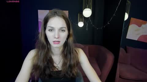 Snapshot of mirandaglow chatting on 02-19-25, 05:49 Miranda online show from 02-19-25, 05:49