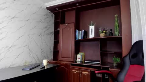 Snapshot of mirandarossi chatting on 10-02-25, 02:51 Miranda online show from 10-02-25, 02:51