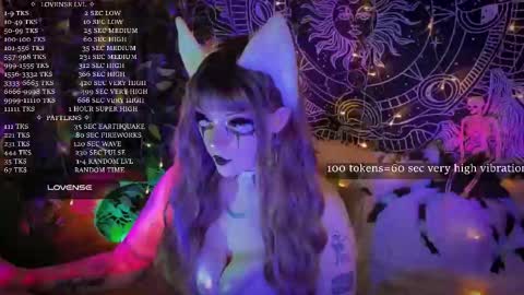 Snapshot of mirareed chatting on 10-24-25, 12:41 mirareed online show from 10-24-25, 12:41