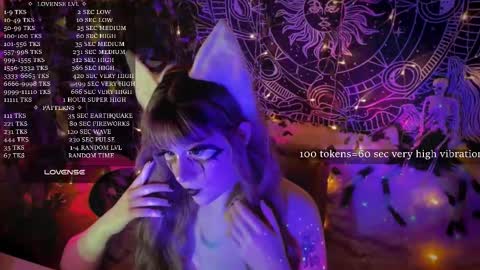 Snapshot of mirareed chatting on 10-28-25, 03:36 mirareed online show from 10-28-25, 03:36