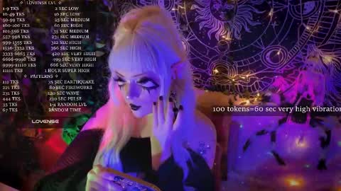 Snapshot of mirareed chatting on 11-25-25, 03:23 mirareed online show from 11-25-25, 03:23