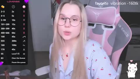 Kira online show from 10-17-25, 01:09