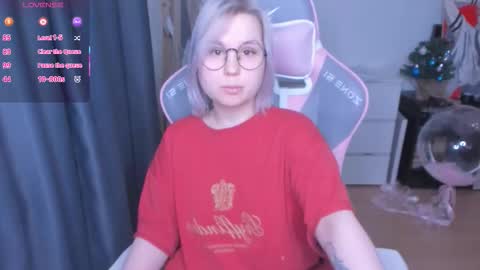 Snapshot of miray_kuriyama chatting on 02-17-26, 10:38 Kira online show from 02-17-26, 10:38