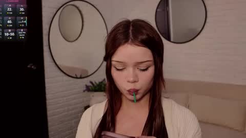 Snapshot of miroslavaluewe chatting on 11-25-25, 10:48 Miroslava online show from 11-25-25, 10:48