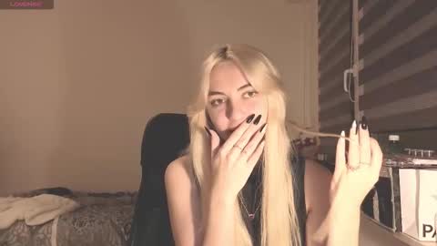 Snapshot of misa_0 chatting on 11-01-25, 07:27 misa_0 online show from 11-01-25, 07:27