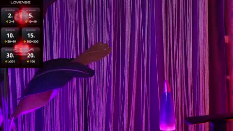 Misa online show from 04-22-26, 01:08