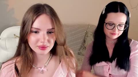 Snapshot of mish_ka3 chatting on 12-19-25, 04:14 Misha online show from 12-19-25, 04:14