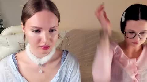 Snapshot of mish_ka3 chatting on 12-22-25, 10:45 Misha online show from 12-22-25, 10:45