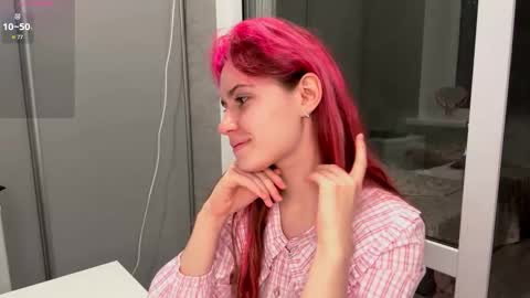 Molly online show from 10-05-25, 05:44