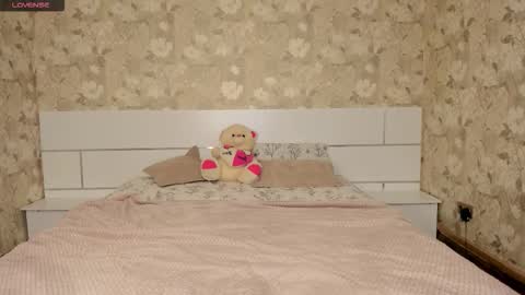 Snapshot of mishapallmer chatting on 11-23-25, 10:15 mishapallmer online show from 11-23-25, 10:15