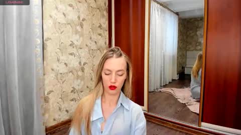 Snapshot of mishapallmer chatting on 11-29-25, 09:23 mishapallmer online show from 11-29-25, 09:23